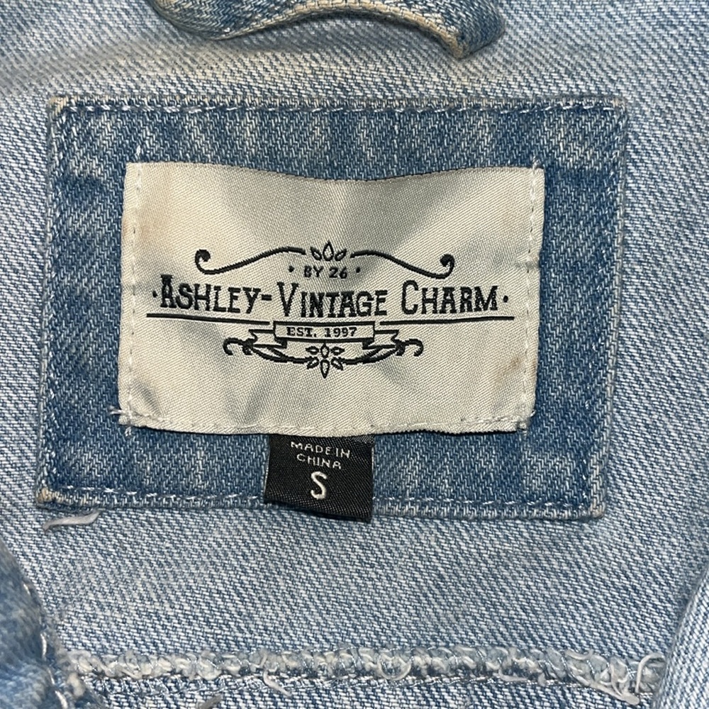 Ashley Vintage Charm Jean Jacket - Picture 2 of 4